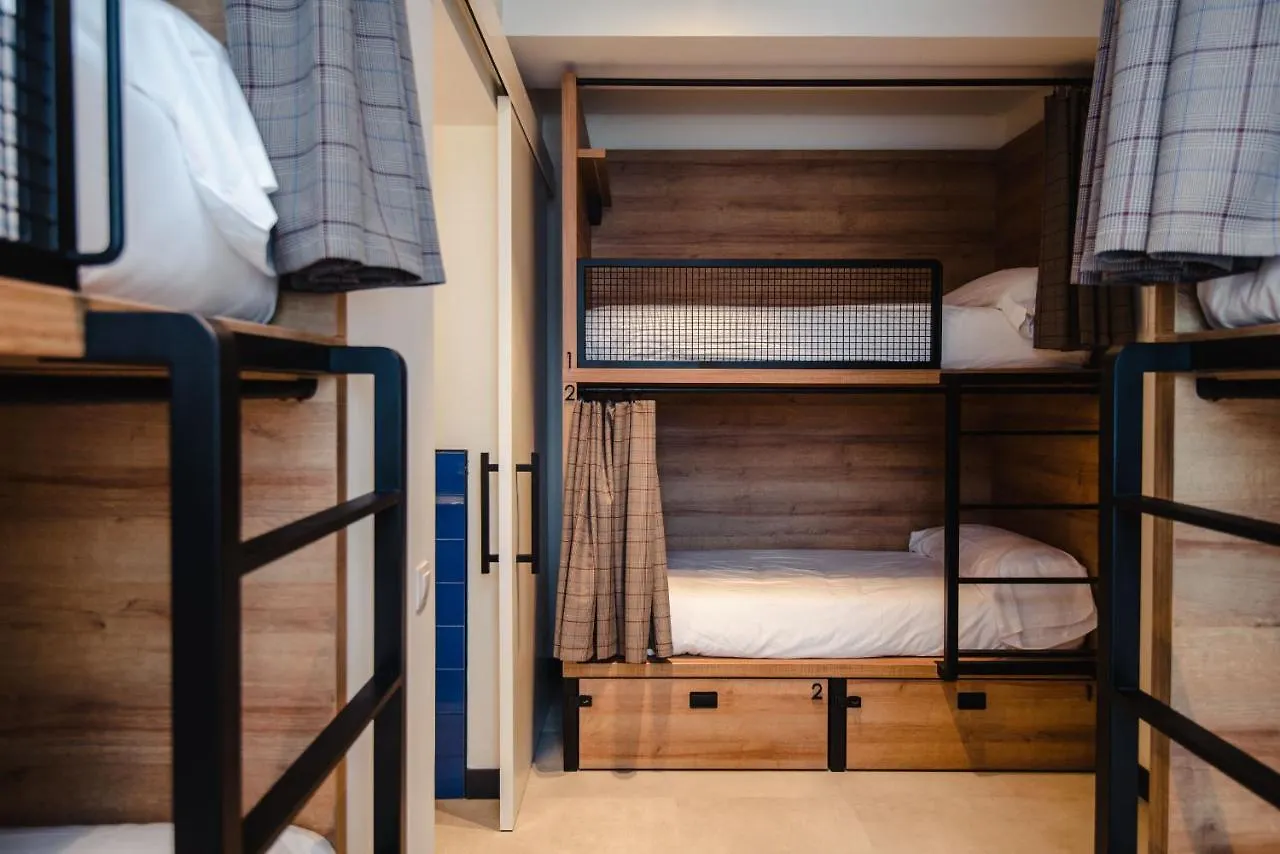 Hostel Latroupe La Granja Pansiyon Bilbao