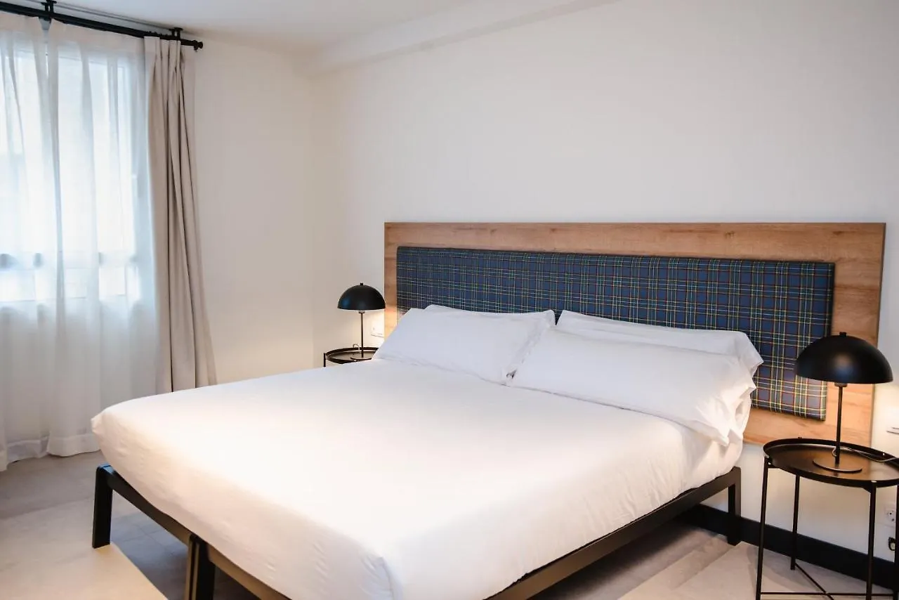 Latroupe La Granja Pansiyon Bilbao Hostel