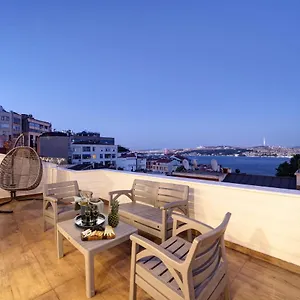 κάντε κράτηση εδώ