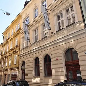 ホテル プラーグ スター ****