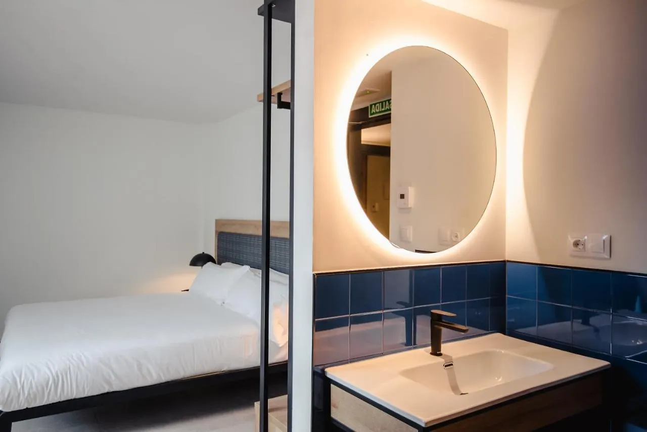 Latroupe La Granja Hostel Μπιλμπάο