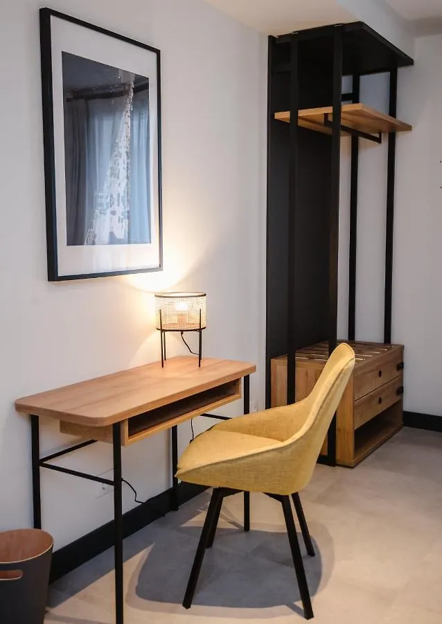 Latroupe La Granja Hostel Μπιλμπάο